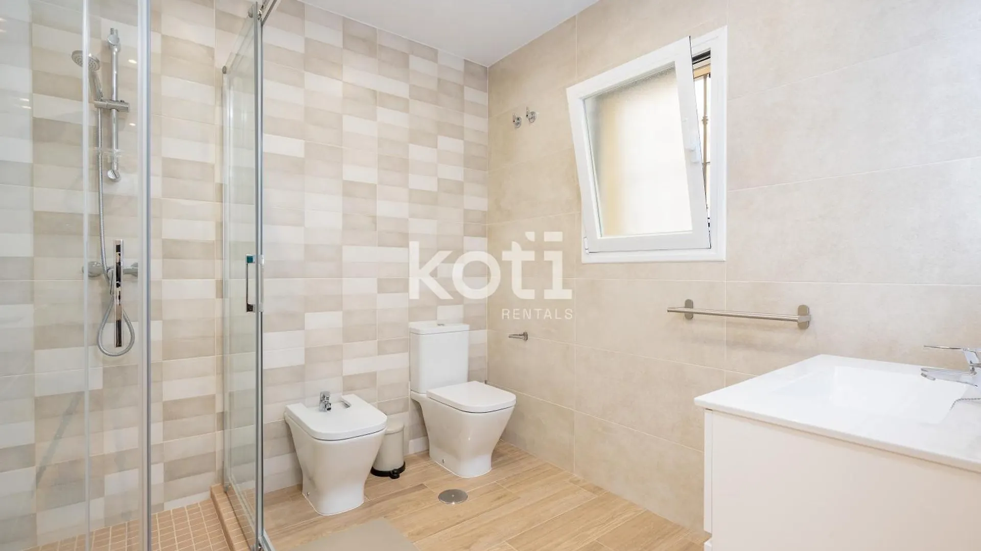 Koti Rentals - Casita Rosario Pino Rooftop Y Bbq Fuengirola Spain