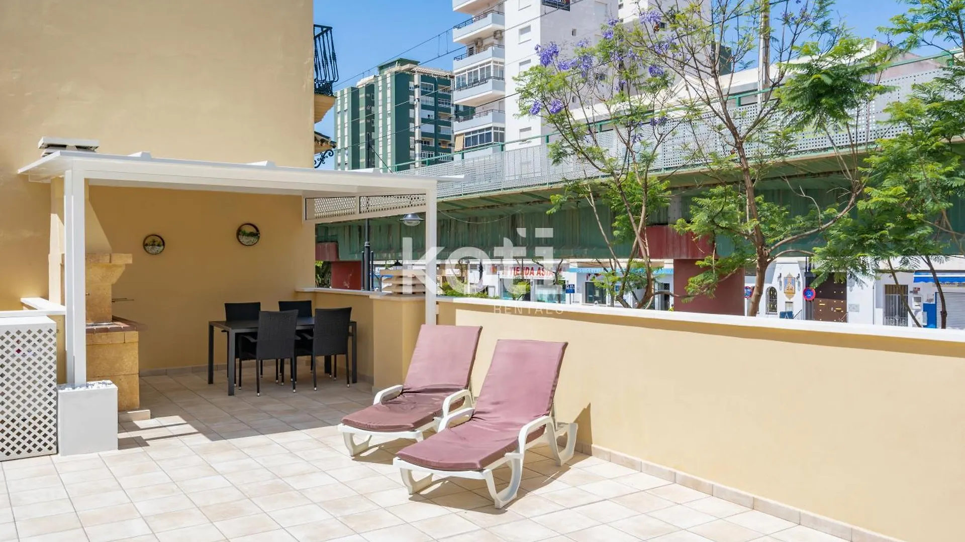Koti Rentals - Casita Rosario Pino Rooftop Y Bbq Fuengirola Spain